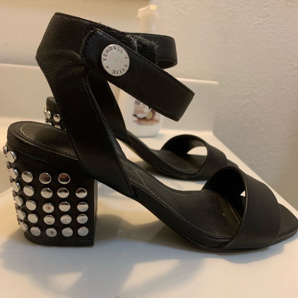 Kendall and Kylie block heels size 5.5
